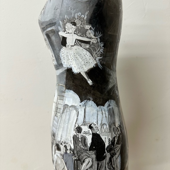 Small hand painted mannequin - Picture 3 of 7